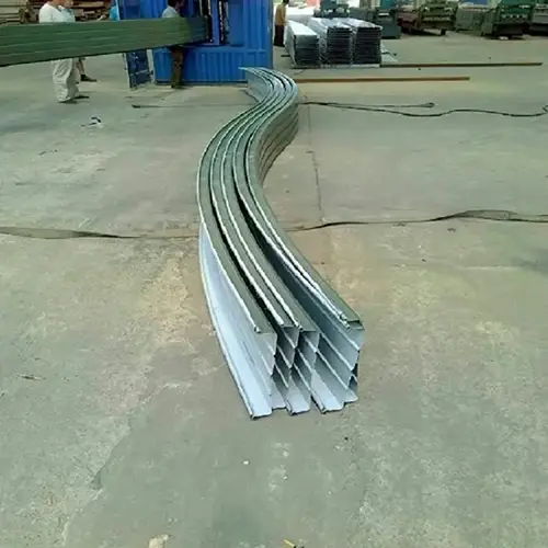 Gewölbte Alu-Mg-Mn-Dachplatten