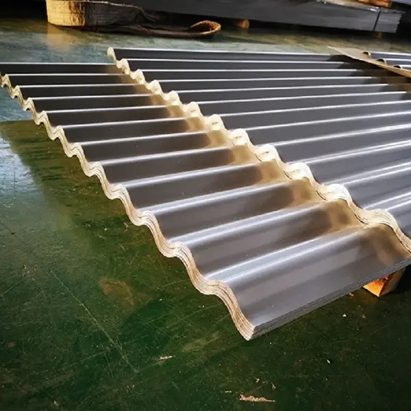 Wandpaneele aus Metall